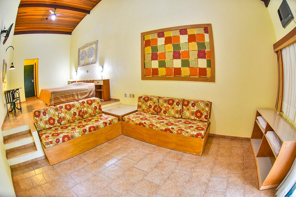 suite-luxo-hotel-fazenda-berro-dagua-7-1024x683
